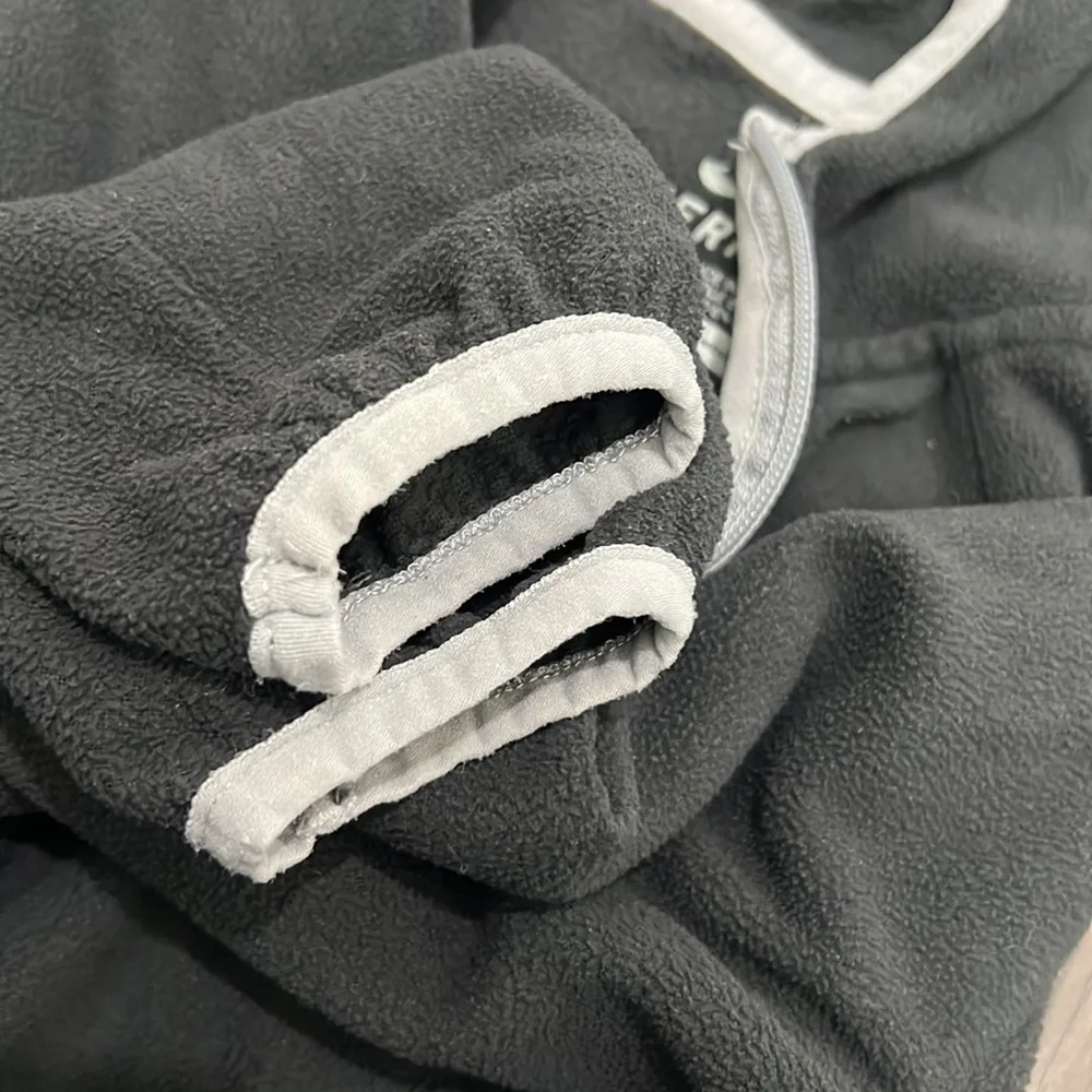 Girls therma fit Nike fleece hooded sweater